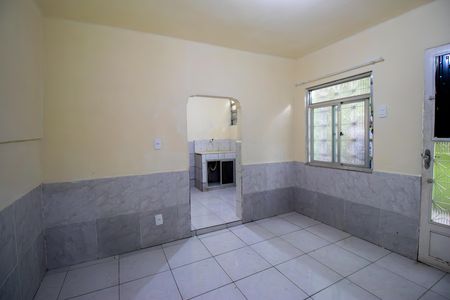 Sala de casa para alugar com 1 quarto, 36m² em Penha Circular, Rio de Janeiro