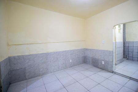 Sala de casa para alugar com 1 quarto, 36m² em Penha Circular, Rio de Janeiro