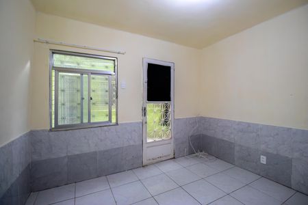 Sala de casa para alugar com 1 quarto, 36m² em Penha Circular, Rio de Janeiro