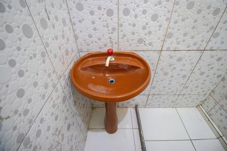 Banheiro de casa para alugar com 1 quarto, 36m² em Penha Circular, Rio de Janeiro