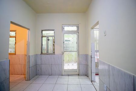 Sala de casa para alugar com 1 quarto, 36m² em Penha Circular, Rio de Janeiro