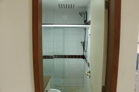 Banheiro de kitnet/studio para alugar com 1 quarto, 30m² em Centro, Nova Iguaçu