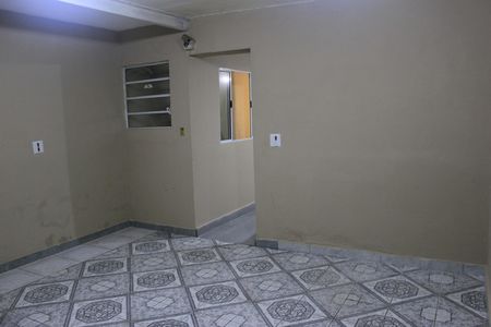 Quarto de casa para alugar com 1 quarto, 50m² em Jardim Cocaia, Guarulhos