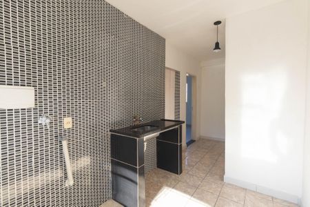 Cozinha e area de serviço de casa para alugar com 1 quarto, 55m² em Brasilândia, São Gonçalo