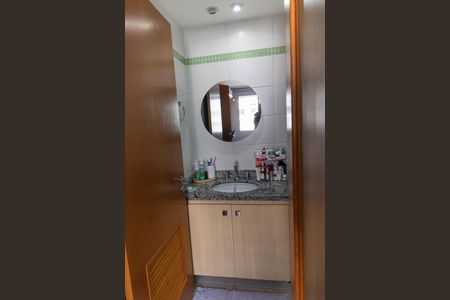 Apartamento para alugar com 81m², 2 quartos e 1 vaga Apartamento para alugar com 81m², 2 quartos e 1 vagaBanheiro da Suíte