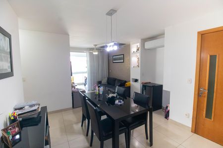 Apartamento para alugar com 81m², 2 quartos e 1 vaga Apartamento para alugar com 81m², 2 quartos e 1 vagaSala