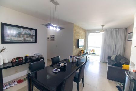 Sala de apartamento para alugar com 2 quartos, 81m² em Charitas, Niterói