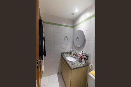 Apartamento para alugar com 81m², 2 quartos e 1 vaga Apartamento para alugar com 81m², 2 quartos e 1 vagaBanheiro da Suíte