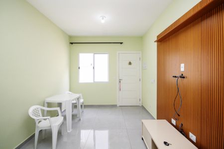 Sala de casa de condomínio para alugar com 2 quartos, 60m² em Quinta dos Angicos, Cotia