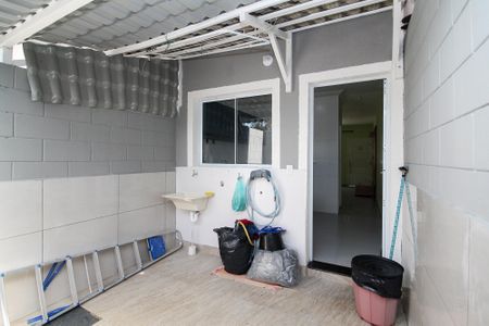 Quintal/ Lavanderia de casa de condomínio para alugar com 2 quartos, 60m² em Quinta dos Angicos, Cotia