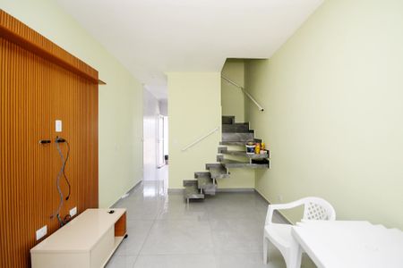 Sala de casa de condomínio para alugar com 2 quartos, 60m² em Quinta dos Angicos, Cotia