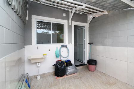 Casa de condomínio para alugar com 60m², 2 quartos e 1 vaga Casa de condomínio para alugar com 60m², 2 quartos e 1 vagaQuintal/ Lavanderia