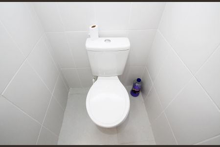 Casa de condomínio para alugar com 60m², 2 quartos e 1 vaga Casa de condomínio para alugar com 60m², 2 quartos e 1 vagaBanheiro