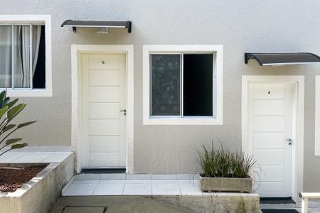 Casa de condomínio para alugar com 60m², 2 quartos e 1 vaga Casa de condomínio para alugar com 60m², 2 quartos e 1 vagaFachada Casa