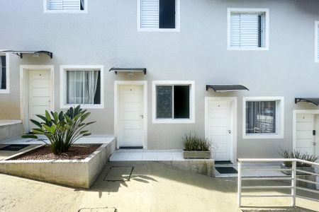 Casa de condomínio para alugar com 60m², 2 quartos e 1 vaga Casa de condomínio para alugar com 60m², 2 quartos e 1 vagaFachada Casa