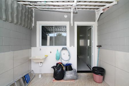 Casa de condomínio para alugar com 60m², 2 quartos e 1 vaga Casa de condomínio para alugar com 60m², 2 quartos e 1 vagaQuintal/ Lavanderia