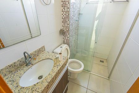 banheiro de apartamento para alugar com 2 quartos, 70m² em Ouro Preto, Belo Horizonte
