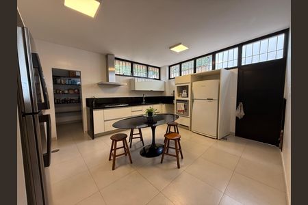 Casa para alugar com 400m², 5 quartos e 2 vagas