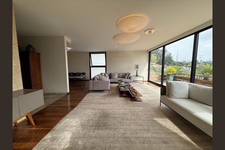 Casa para alugar com 6 quartos, 400m² em Consolação, São Paulo