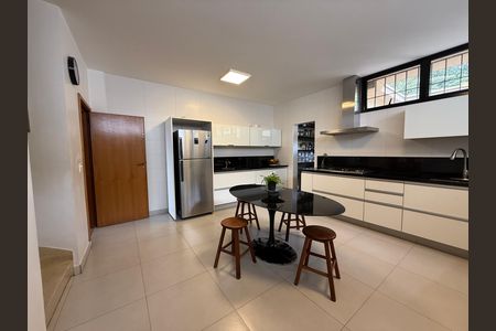 Casa para alugar com 400m², 5 quartos e 2 vagas