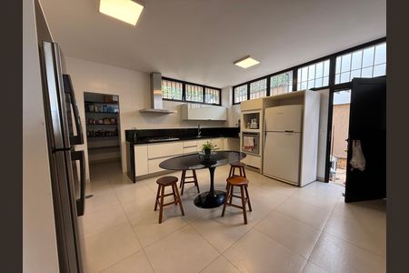 Casa para alugar com 400m², 5 quartos e 2 vagas