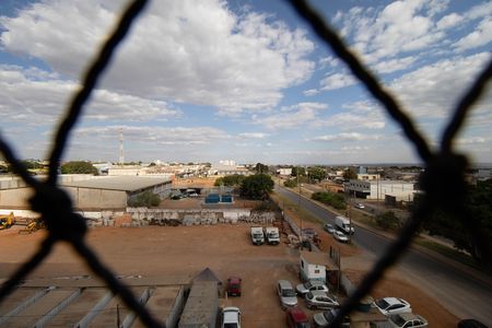Vista de apartamento para alugar com 2 quartos, 47m² em Qno 10, Brasília