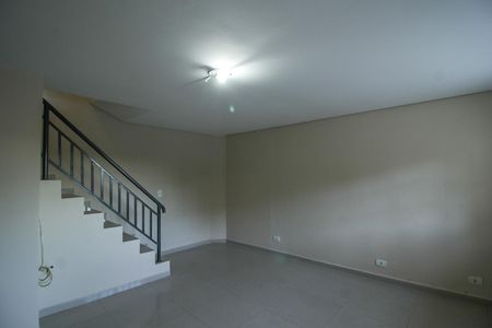 Sala de casa para alugar com 3 quartos, 175m² em Jardim Regina, São Paulo