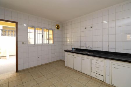 Casa à venda com 207m², 4 quartos e 3 vagasCozinha 