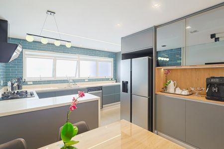 Cozinha de apartamento para alugar com 4 quartos, 238m² em Vila Suzana, São Paulo