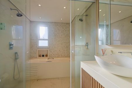 Banheiro da Suíte 3 de apartamento para alugar com 4 quartos, 238m² em Vila Suzana, São Paulo