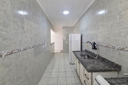 Cozinha de apartamento para alugar com 2 quartos, 72m² em Vila Tupi, Praia Grande