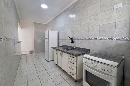 Cozinha de apartamento para alugar com 2 quartos, 72m² em Vila Tupi, Praia Grande