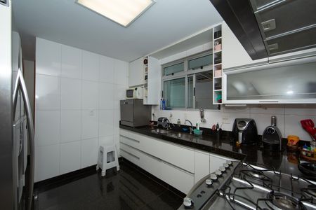 COZINHA de apartamento à venda com 4 quartos, 212m² em Buritis, Belo Horizonte