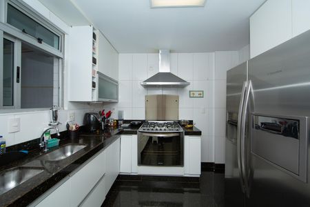 COZINHA de apartamento à venda com 4 quartos, 212m² em Buritis, Belo Horizonte