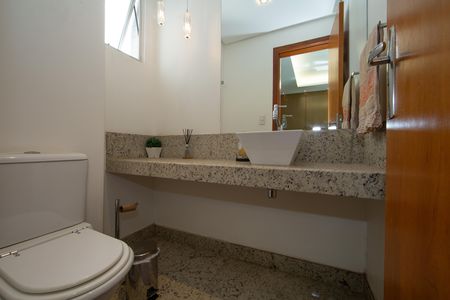 BANHEIRO1 de apartamento à venda com 4 quartos, 212m² em Buritis, Belo Horizonte