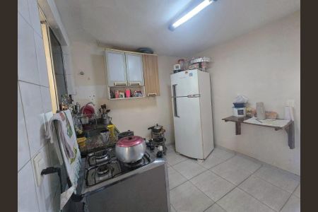 Cozinha de casa de condomínio para alugar com 2 quartos, 110m² em Vista Alegre, São Gonçalo