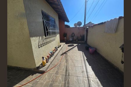 Área externa de casa de condomínio para alugar com 2 quartos, 110m² em Vista Alegre, São Gonçalo