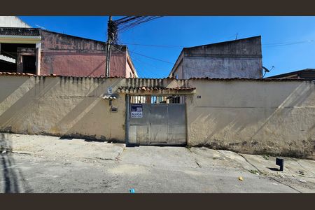 Fachada de casa para alugar com 2 quartos, 63m² em Olinda, Nilópolis