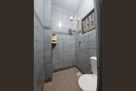 Banheiro da Suíte 1 de casa para alugar com 3 quartos, 312m² em Boca do Rio, Salvador