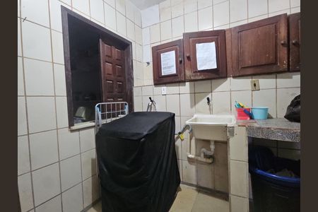 area de Serviço  de casa para alugar com 3 quartos, 312m² em Boca do Rio, Salvador