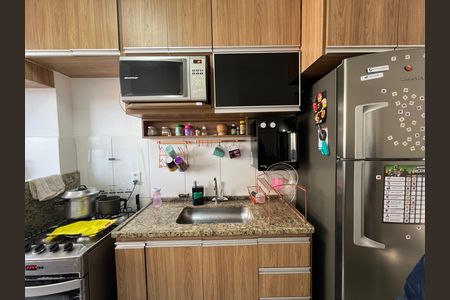 Cozinha de apartamento à venda com 2 quartos, 45m² em Cabral, Contagem