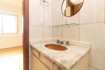 Banheiro de apartamento para alugar com 1 quarto, 30m² em Centro Histórico, Porto Alegre