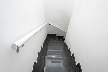 Escada  de casa à venda com 3 quartos, 110m² em Itaquera, São Paulo