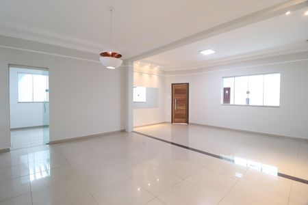 Casa para alugar com 231m², 3 quartos e 4 vagasSala 2