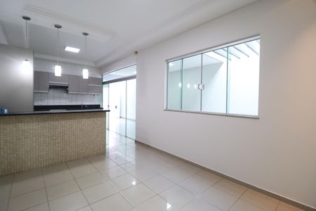 Casa para alugar com 231m², 3 quartos e 4 vagasSala de Jantar