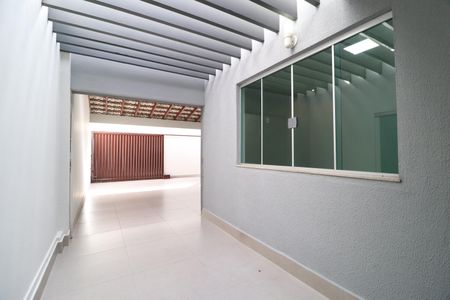 Casa para alugar com 231m², 3 quartos e 4 vagasCorredor