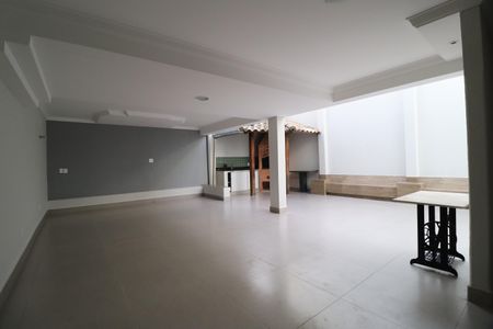 Casa para alugar com 231m², 3 quartos e 4 vagasVaranda