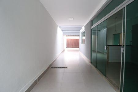 Corredor de casa para alugar com 3 quartos, 231m² em Tabajaras, Uberlândia