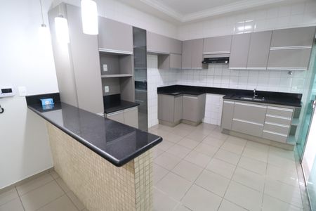 Casa para alugar com 231m², 3 quartos e 4 vagasCozinha