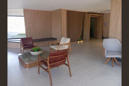Hall de entrada de apartamento à venda com 1 quarto, 60m² em Barra da Tijuca, Rio de Janeiro